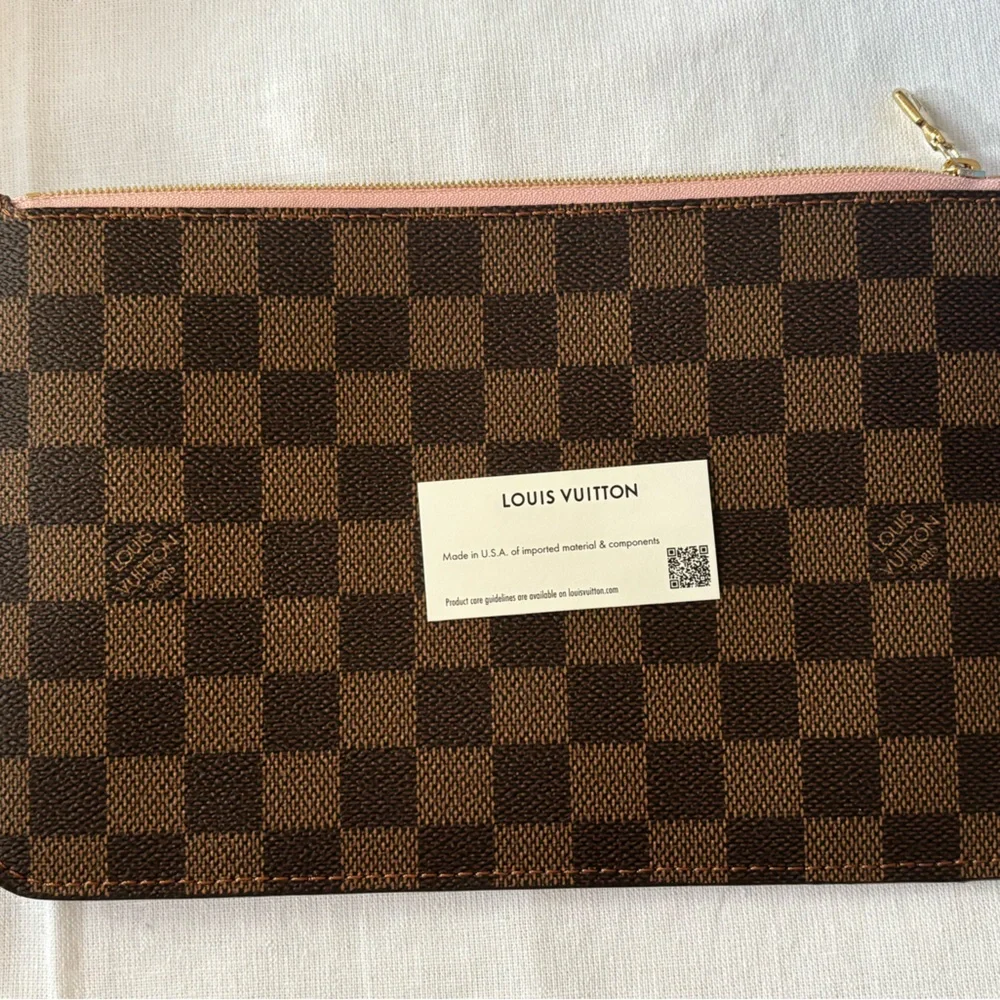 Louis Vuitton Neverfull Pouch - Picture 1 of 3